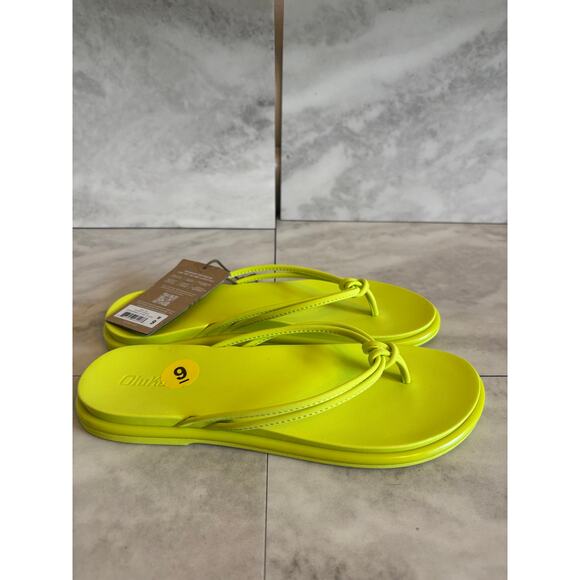 OluKai AKA Sandals Womens Size 9 Citron Beachwear Flip Flops 20509-6B6B - Picture 1 of 7